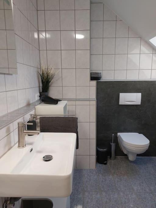 Rooftop Apartmens - Komfortable Neue Gemeinschaftsunterkunft Im Herzen Von - Raum 2 Ulm